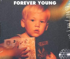 Davis Mallory blends country and dance on “Forever Young”