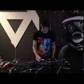 Deadmau5 Plays Impromptu DnB on Home Livestream